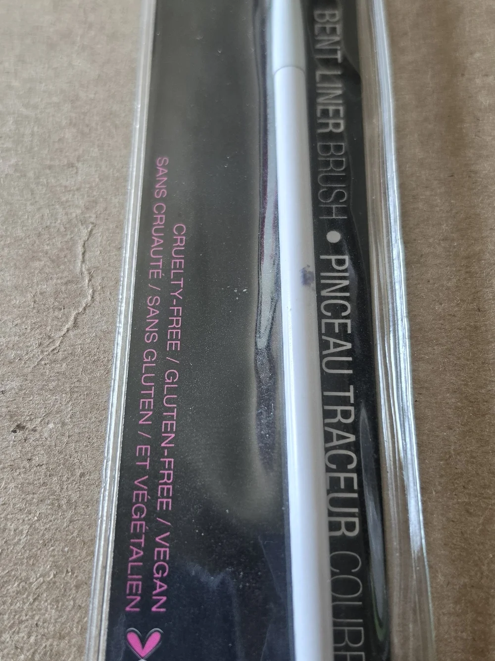 Wet n Wild 4 Piece- White Handle Makeup Brush Set with Pink Bristles -New